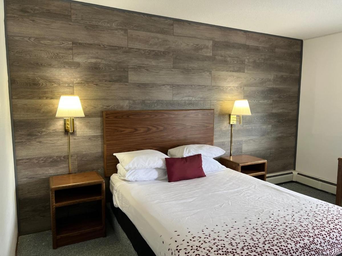 Northwoods Motel Ladysmith Ngoại thất bức ảnh