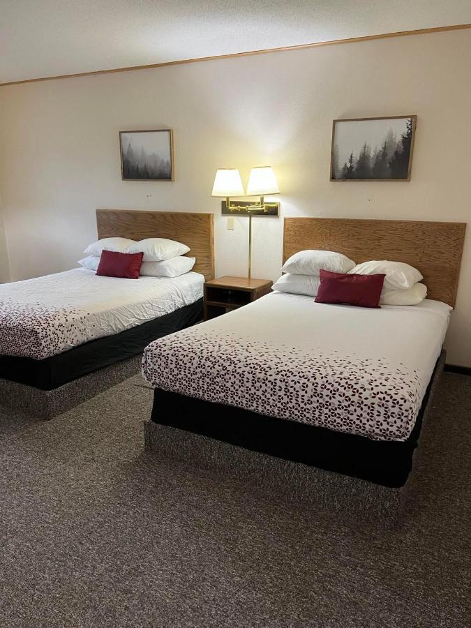Northwoods Motel Ladysmith Ngoại thất bức ảnh