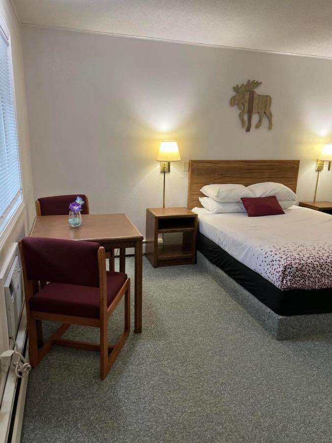 Northwoods Motel Ladysmith Ngoại thất bức ảnh
