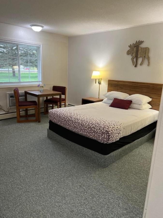 Northwoods Motel Ladysmith Ngoại thất bức ảnh