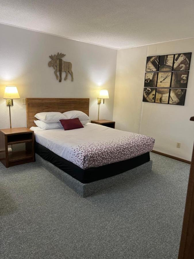 Northwoods Motel Ladysmith Ngoại thất bức ảnh