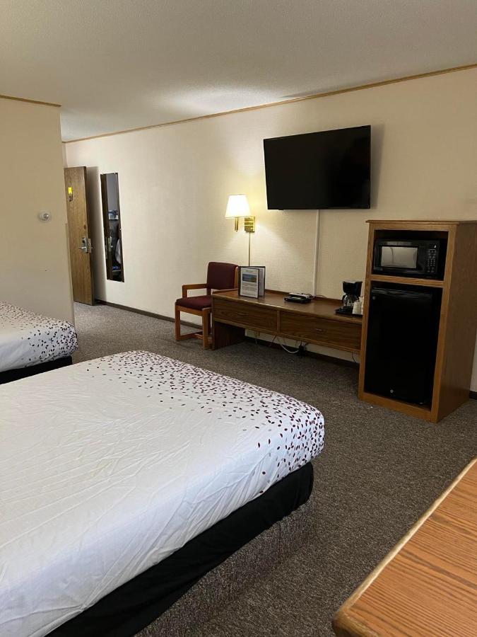 Northwoods Motel Ladysmith Ngoại thất bức ảnh